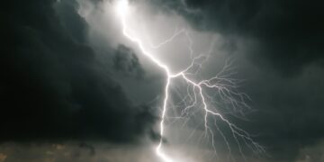 Lightning strike leaves School kid Dead, six Injured in Kassanda District